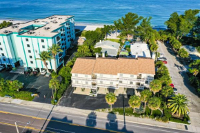 100 steps to Indian Rocks Beach, ocean side, 2 bedroom updated condo